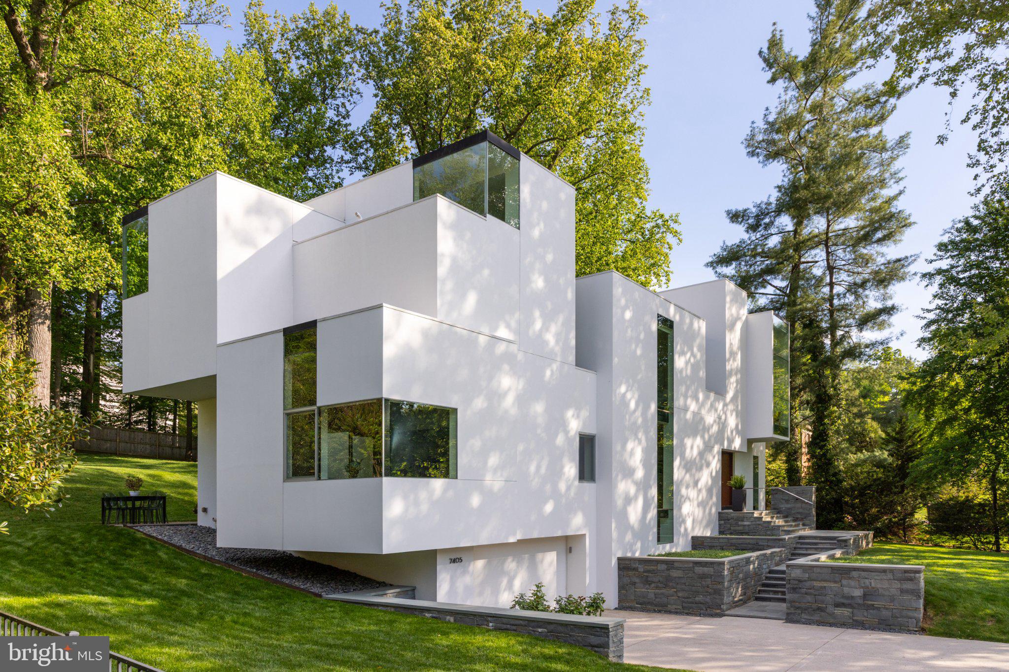 BANNOCKBURN ESTATES - Residential
