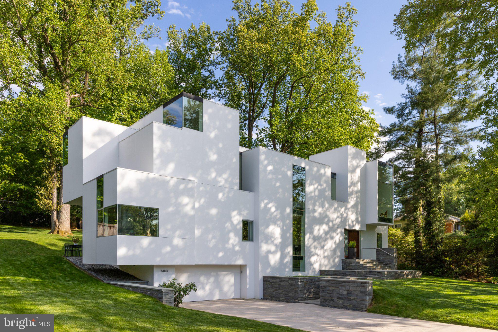 BANNOCKBURN ESTATES - Residential