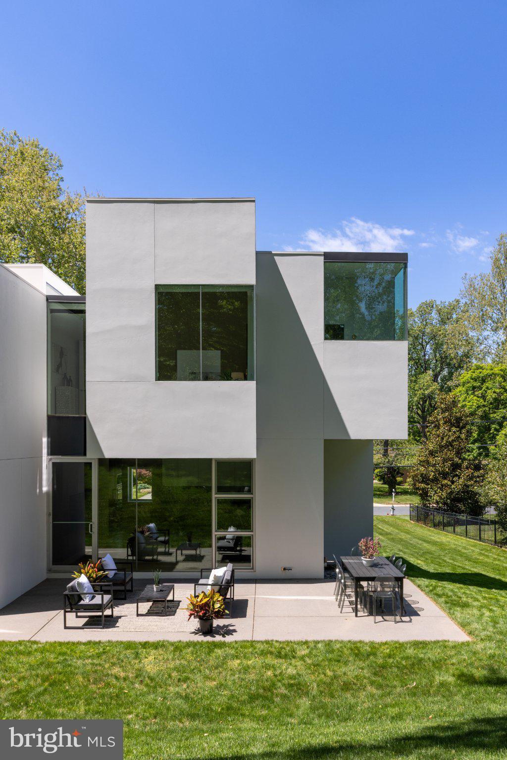 BANNOCKBURN ESTATES - Residential