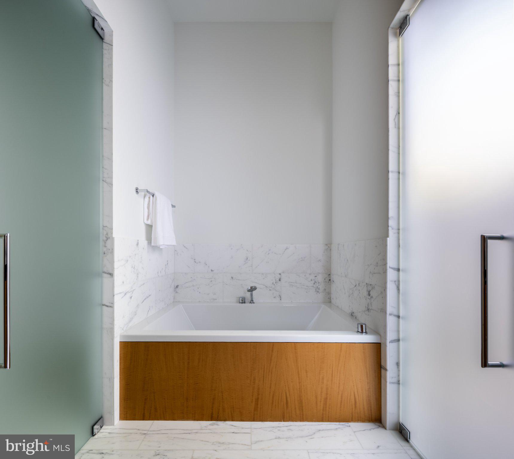 BANNOCKBURN ESTATES - Residential