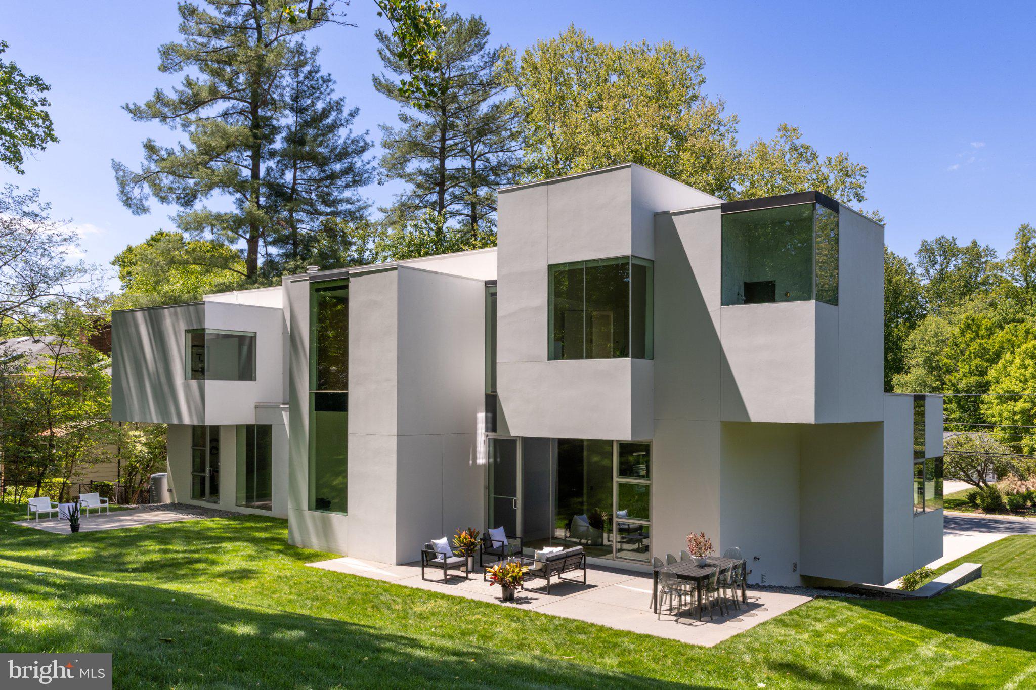 BANNOCKBURN ESTATES - Residential