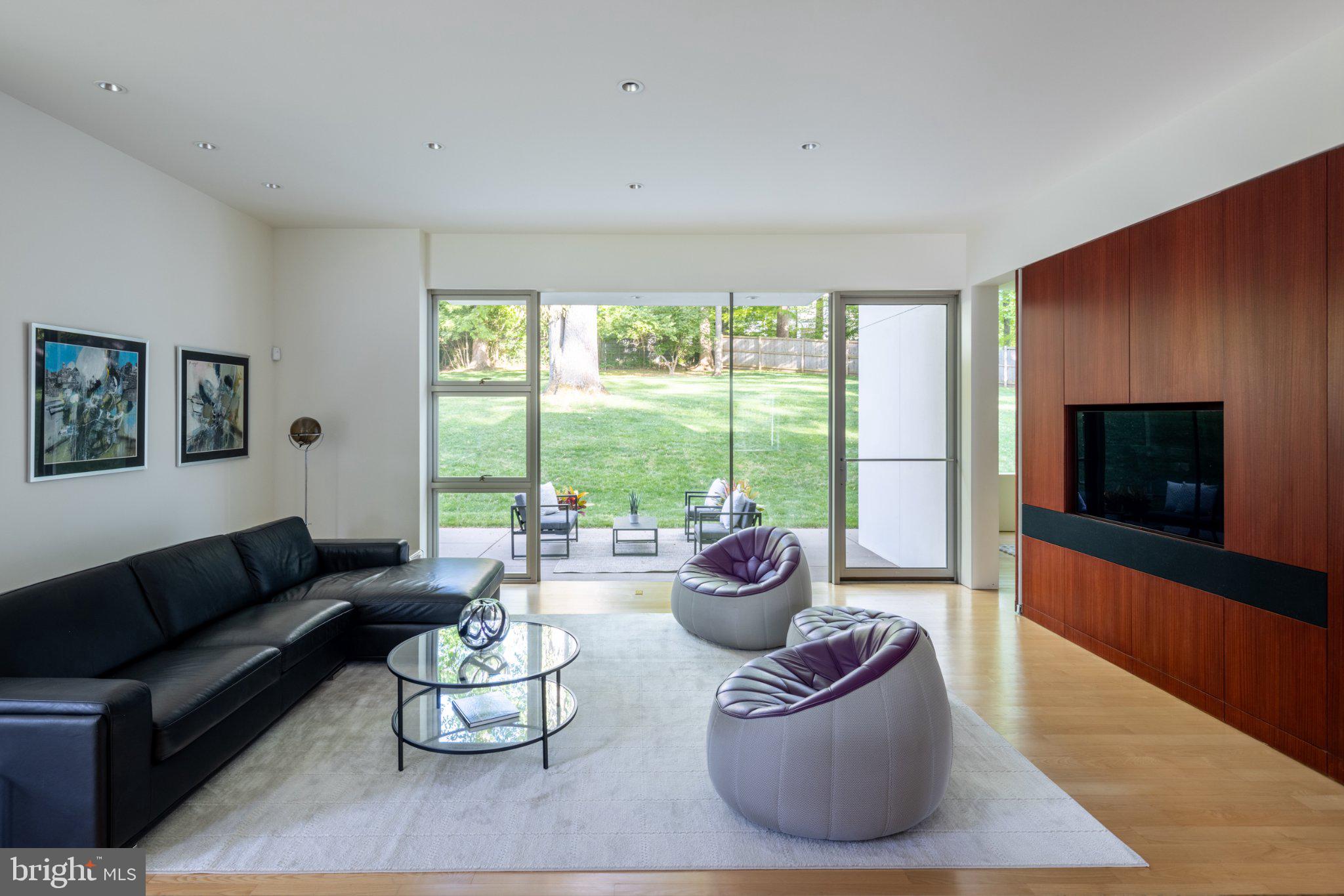BANNOCKBURN ESTATES - Residential