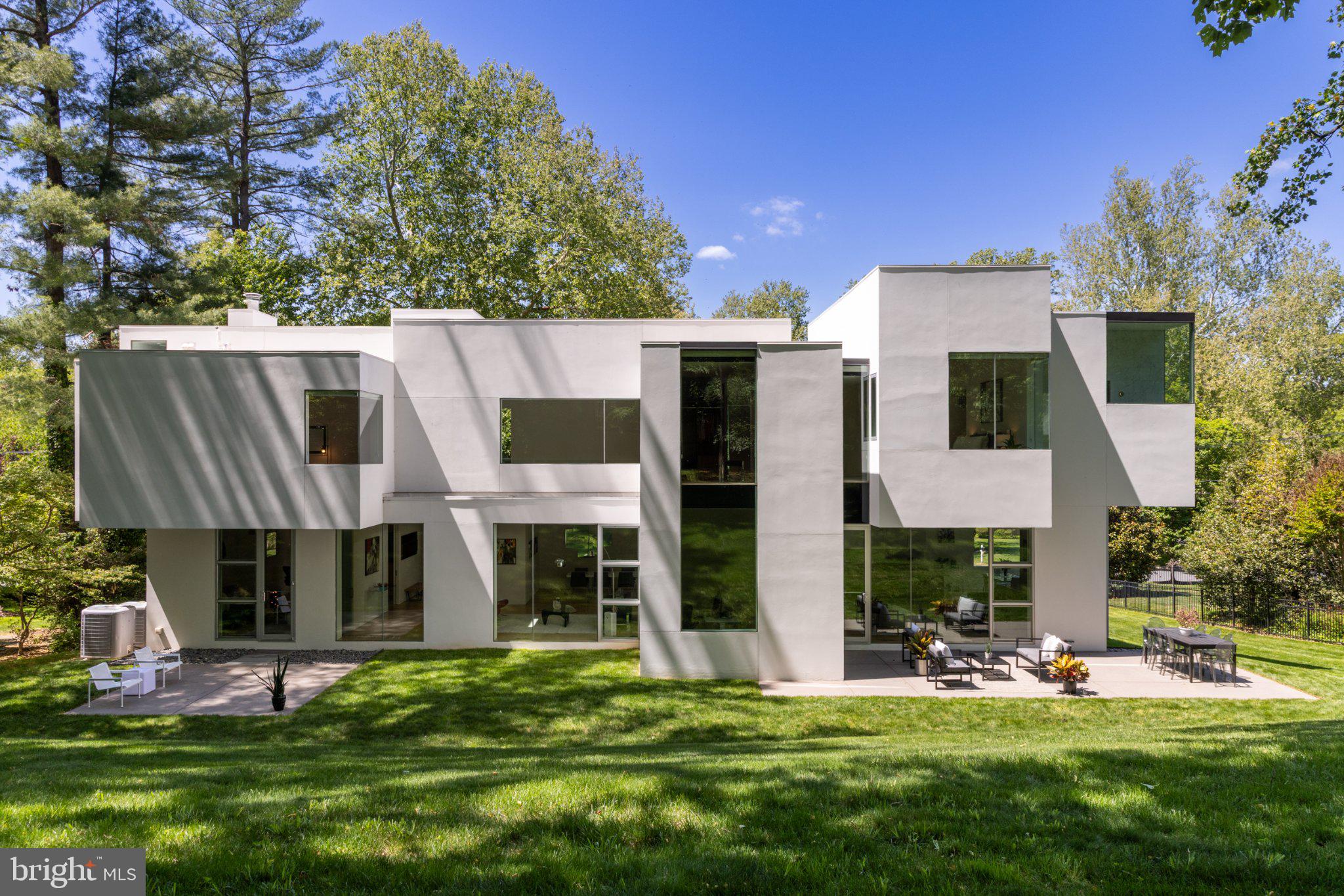 BANNOCKBURN ESTATES - Residential