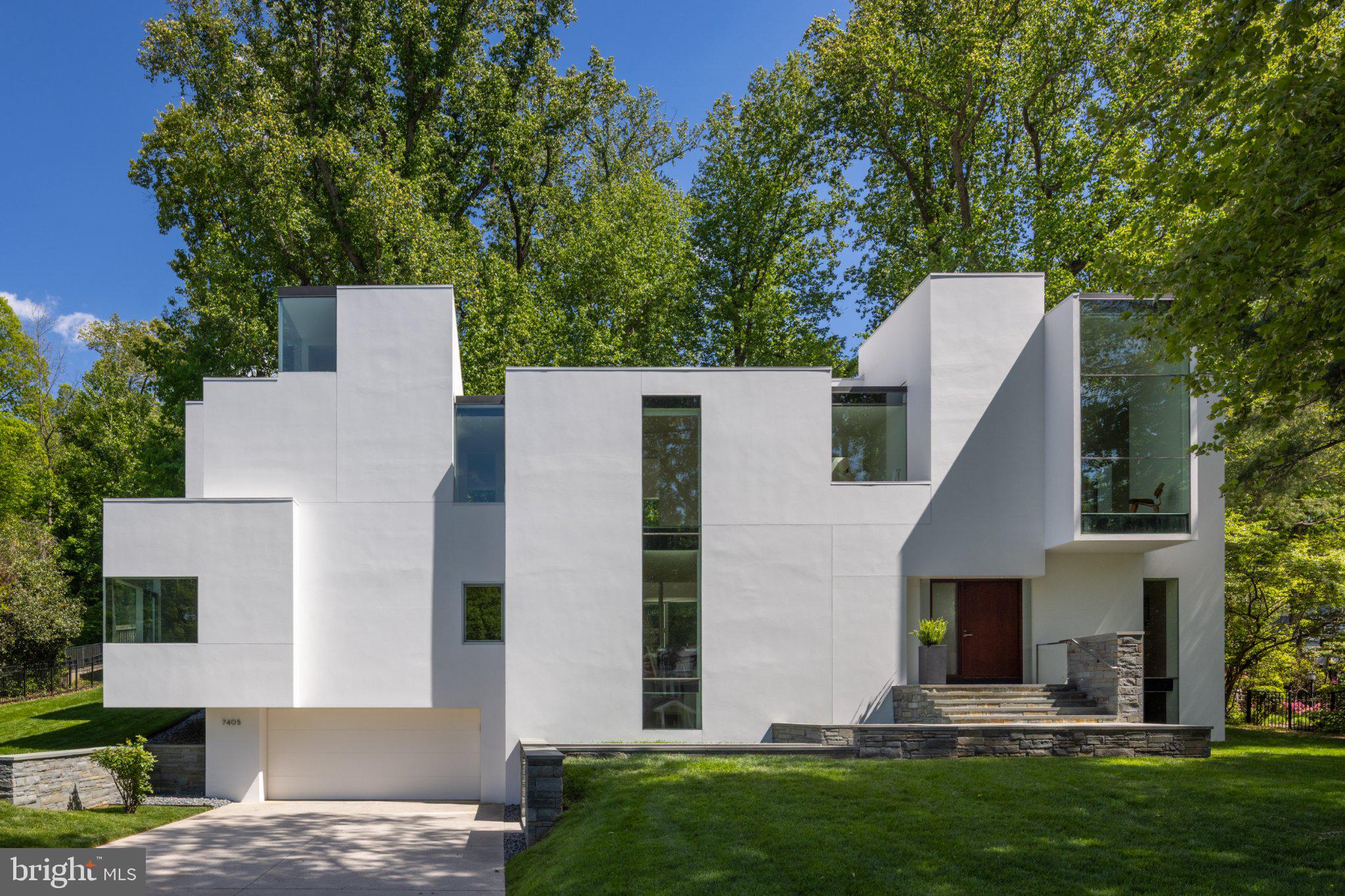 BANNOCKBURN ESTATES - Residential