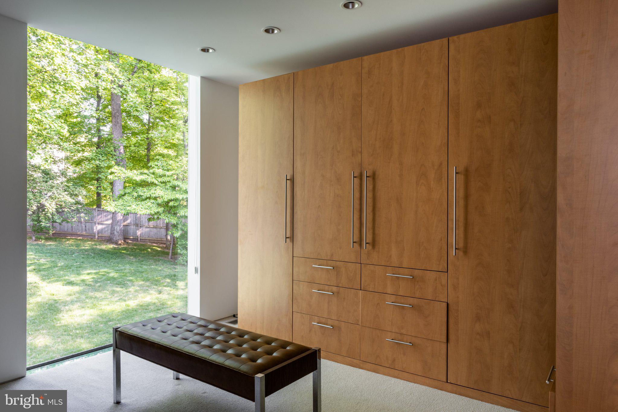 BANNOCKBURN ESTATES - Residential