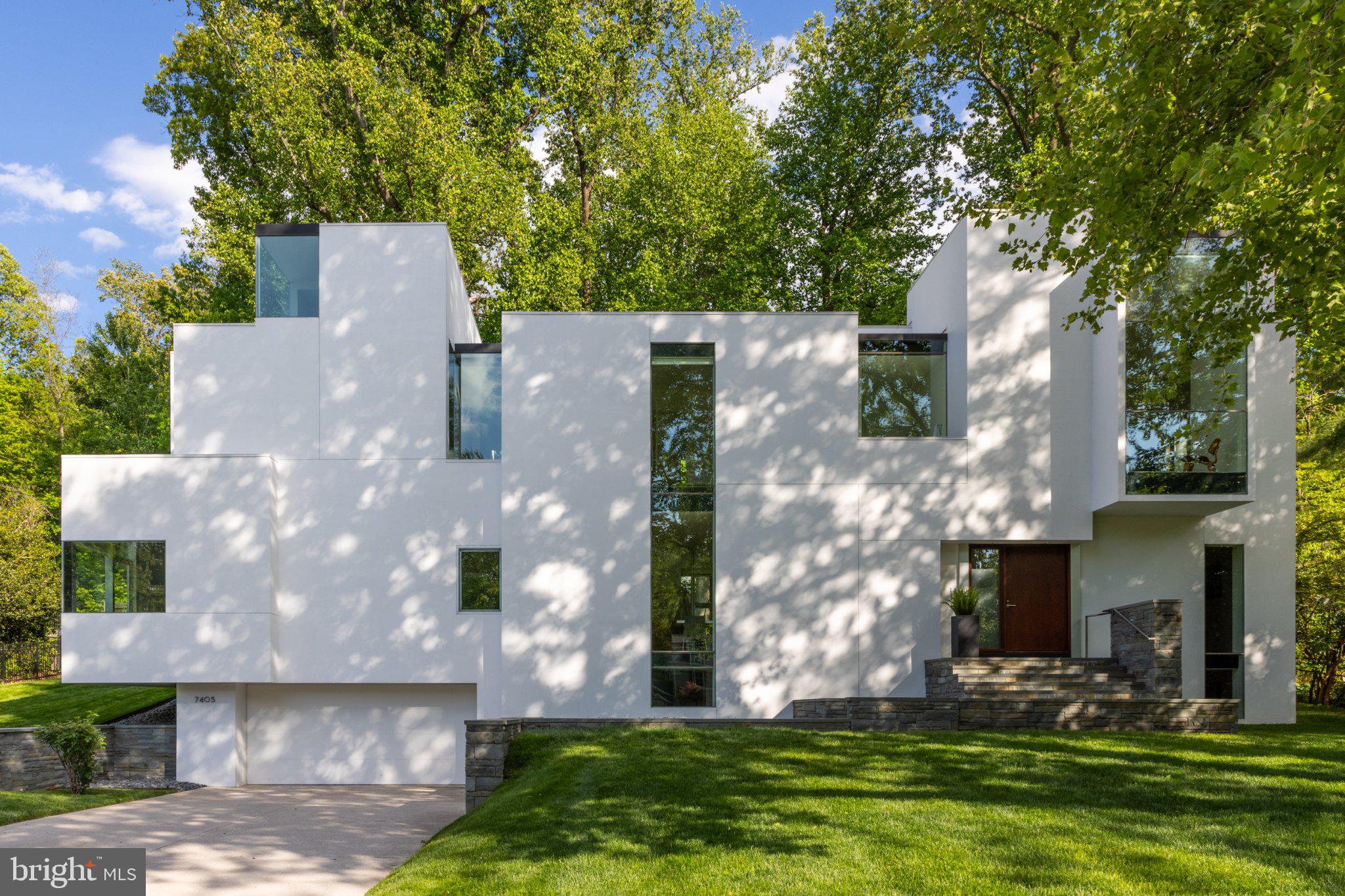 BANNOCKBURN ESTATES - Residential