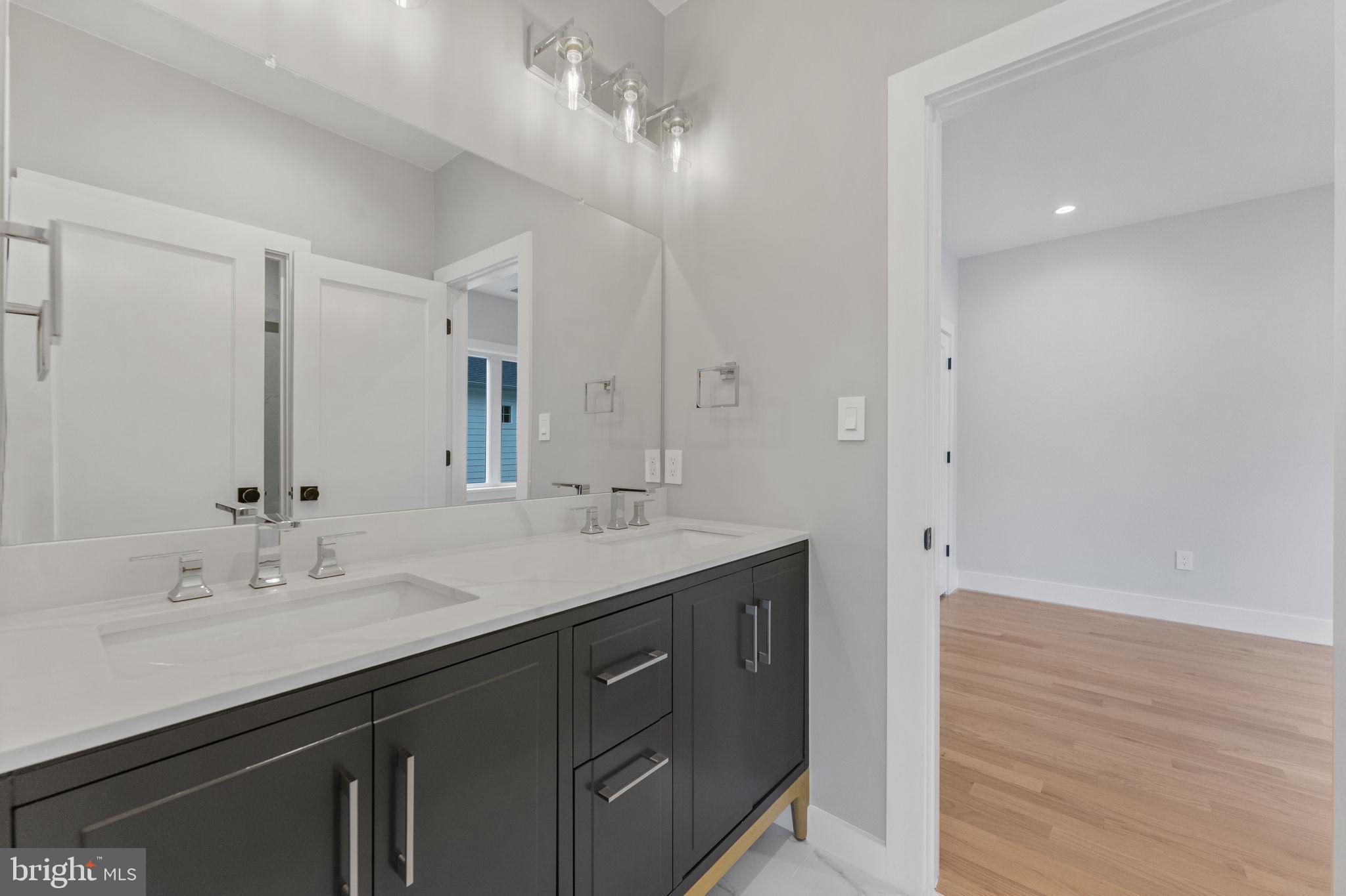 OAKLAND TERRACE - Residential