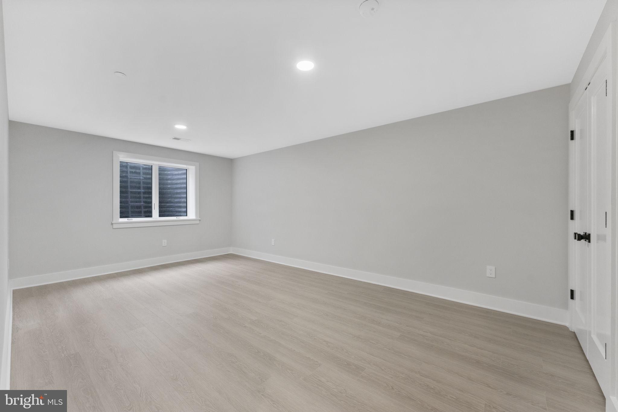 OAKLAND TERRACE - Residential