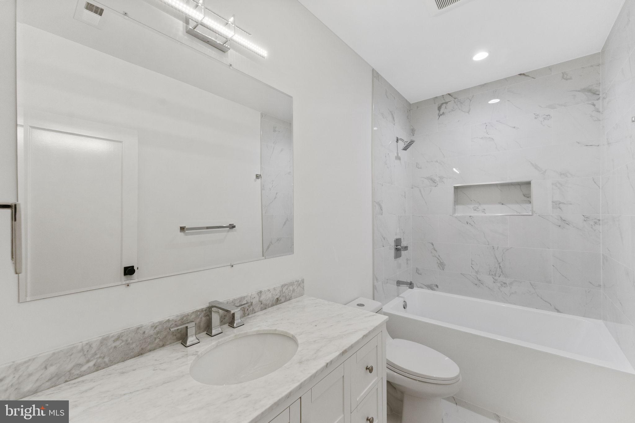 OAKLAND TERRACE - Residential