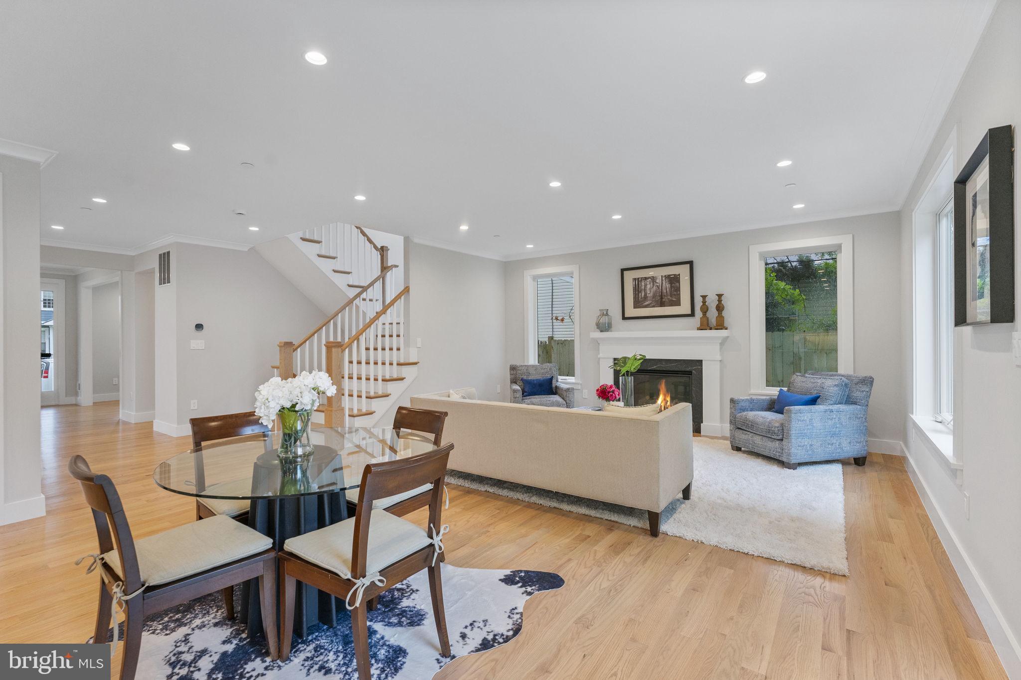 OAKLAND TERRACE - Residential