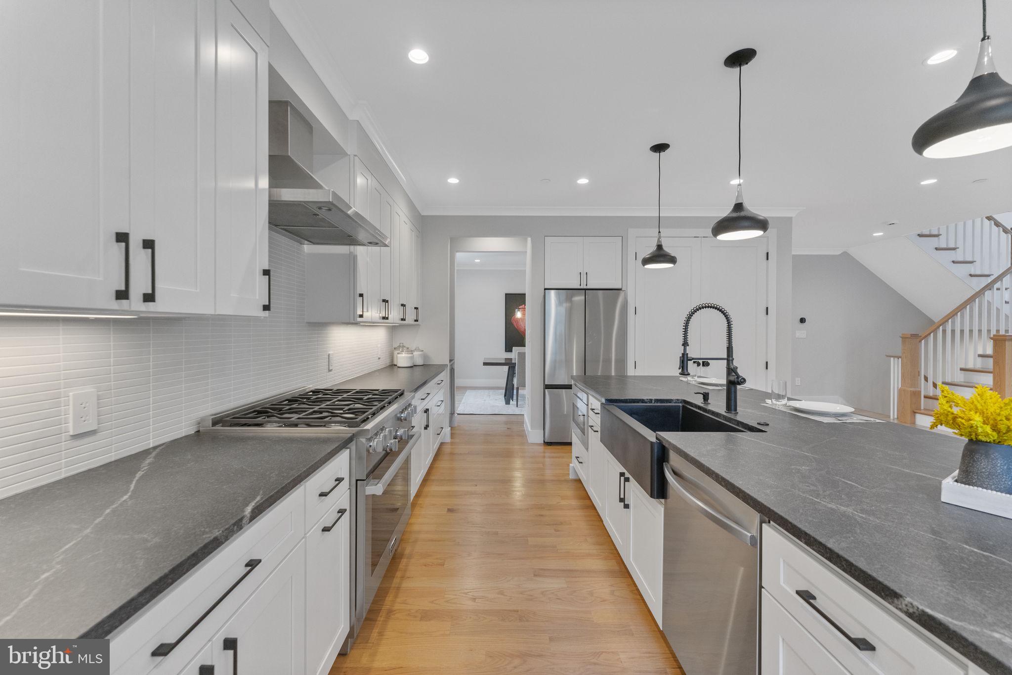 OAKLAND TERRACE - Residential