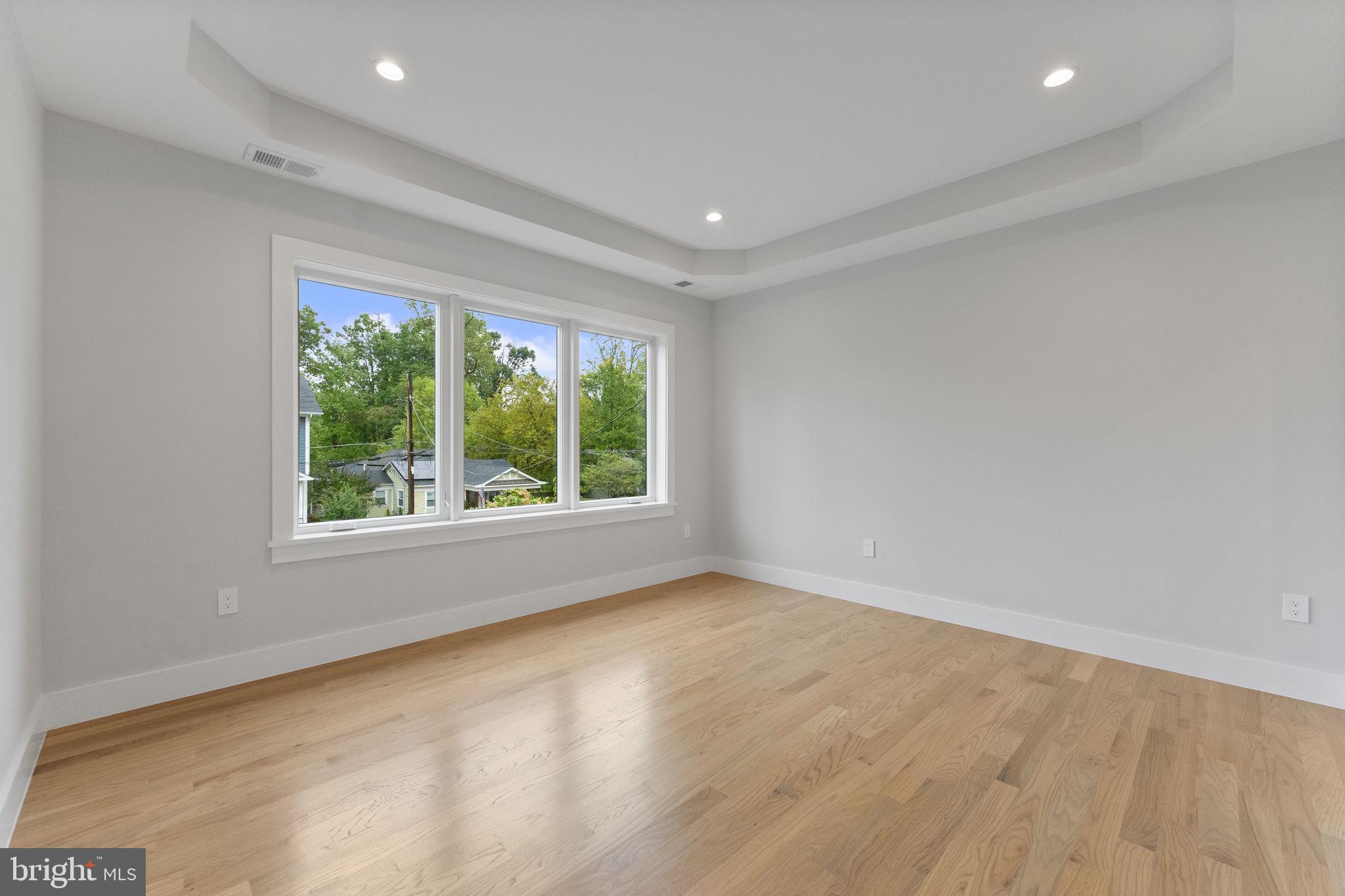 OAKLAND TERRACE - Residential