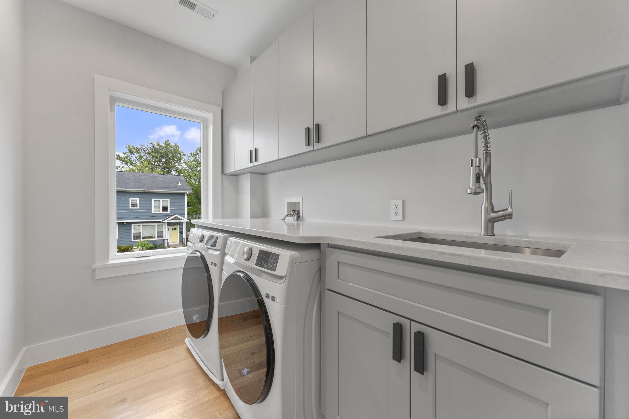 OAKLAND TERRACE - Residential