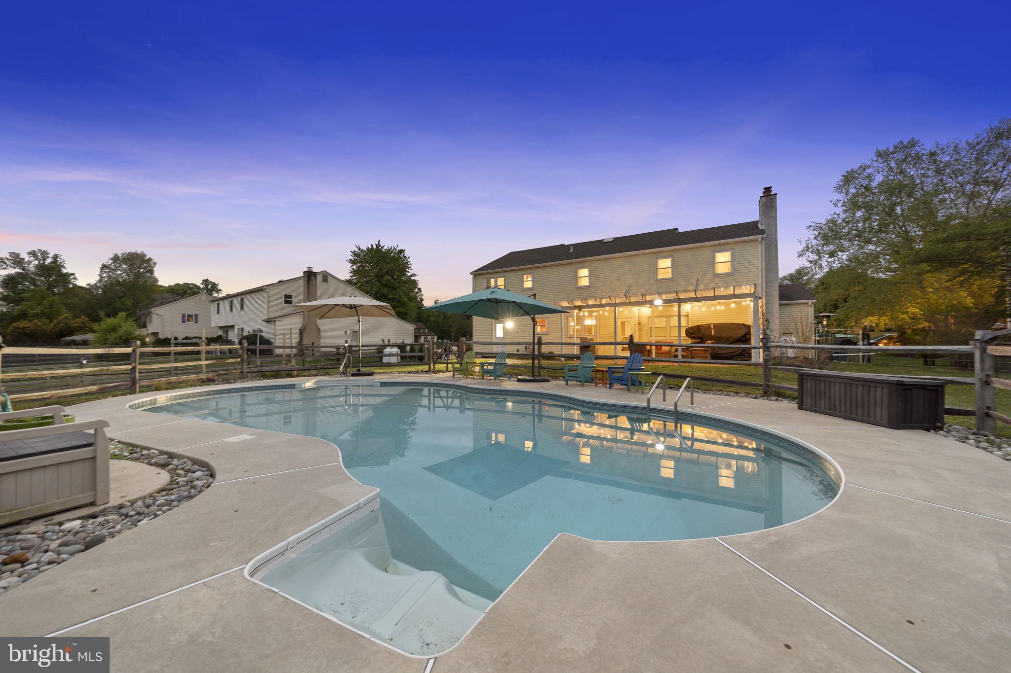 2034 BUCKINGHAM DRIVE