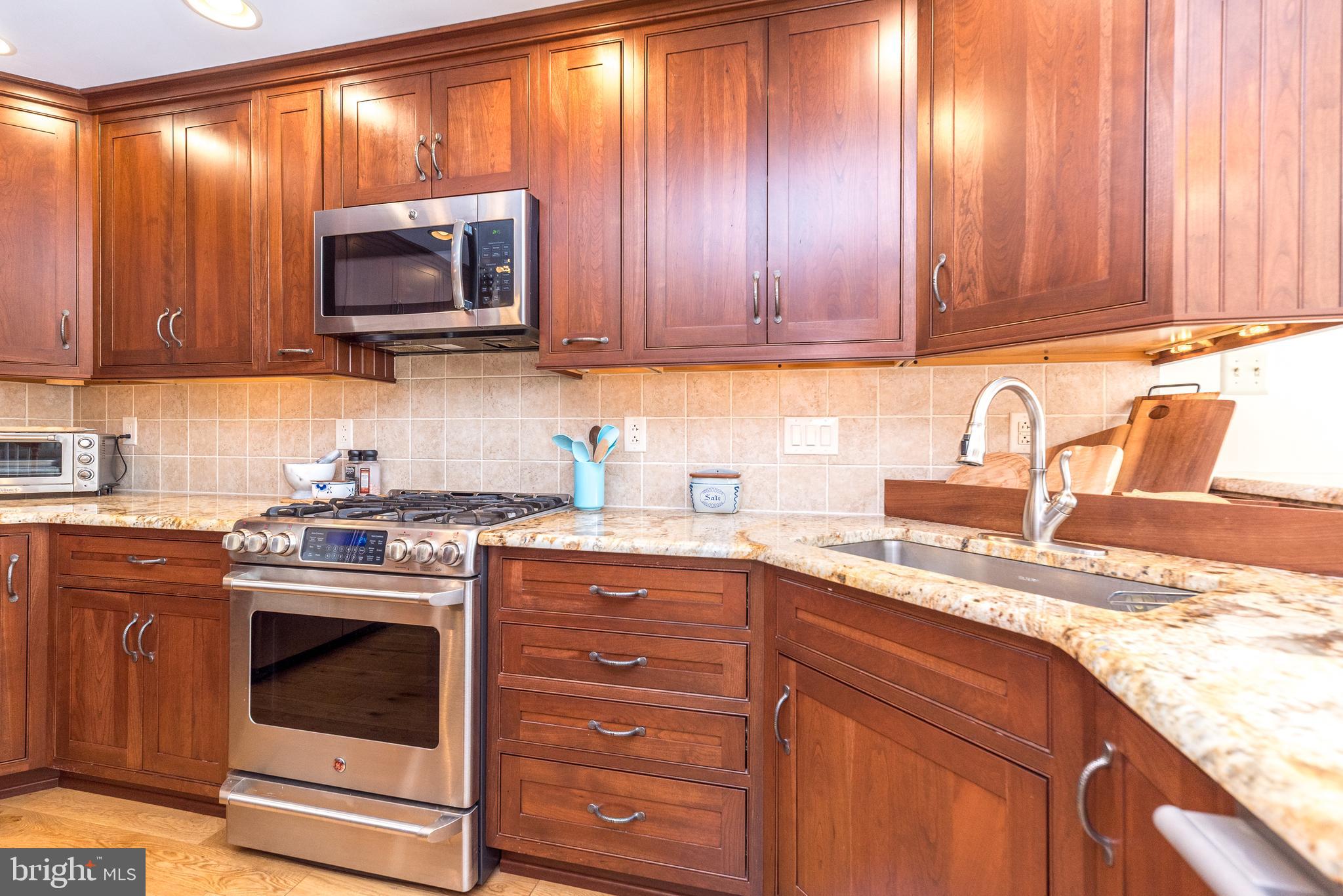 BELCOURT MANOR - Residential