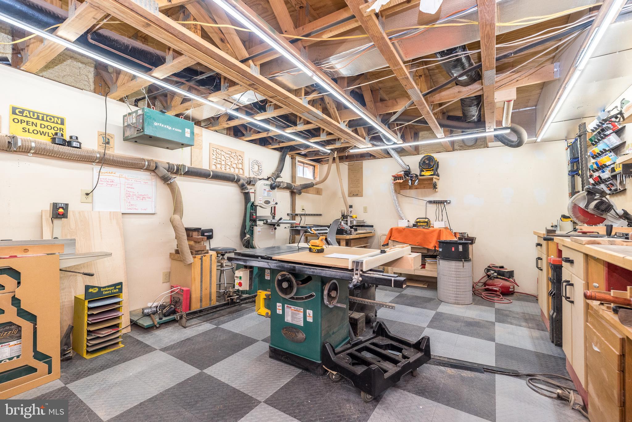 BELCOURT MANOR - Residential