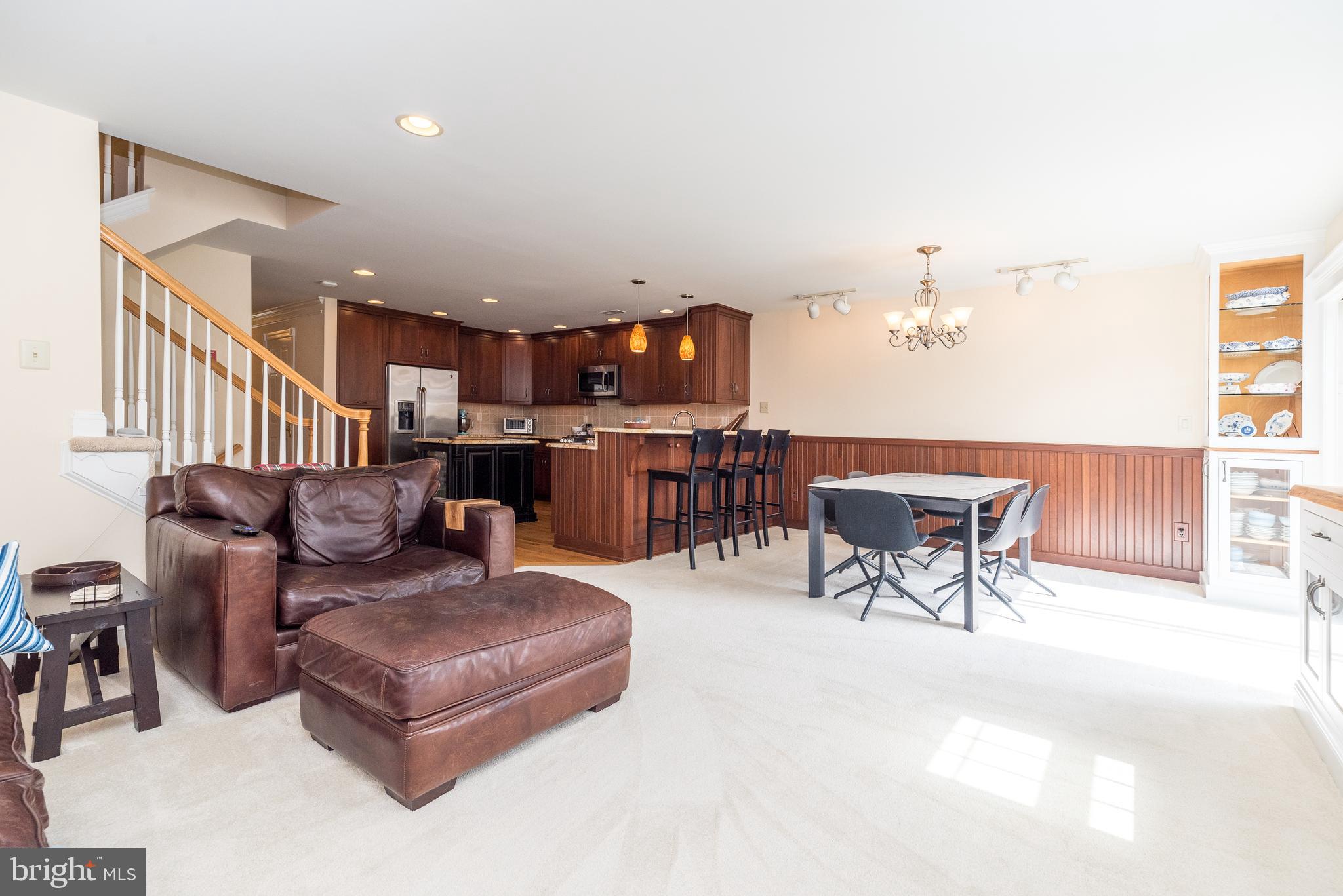 BELCOURT MANOR - Residential