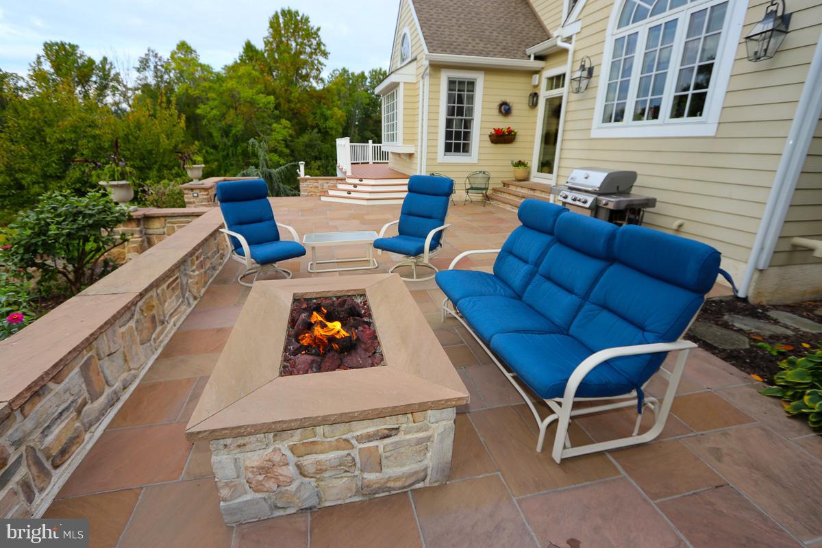 STONEGATE - Residential