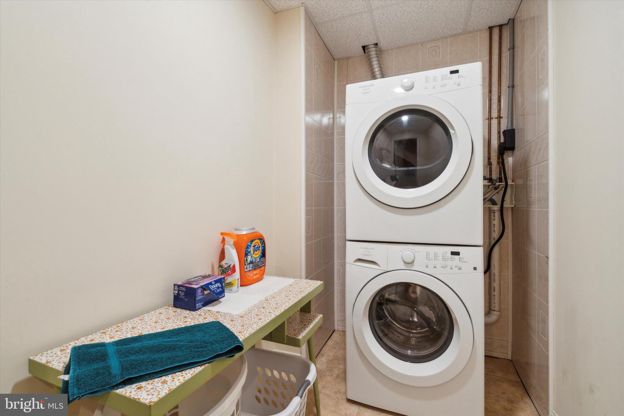 STONEGATE - Residential