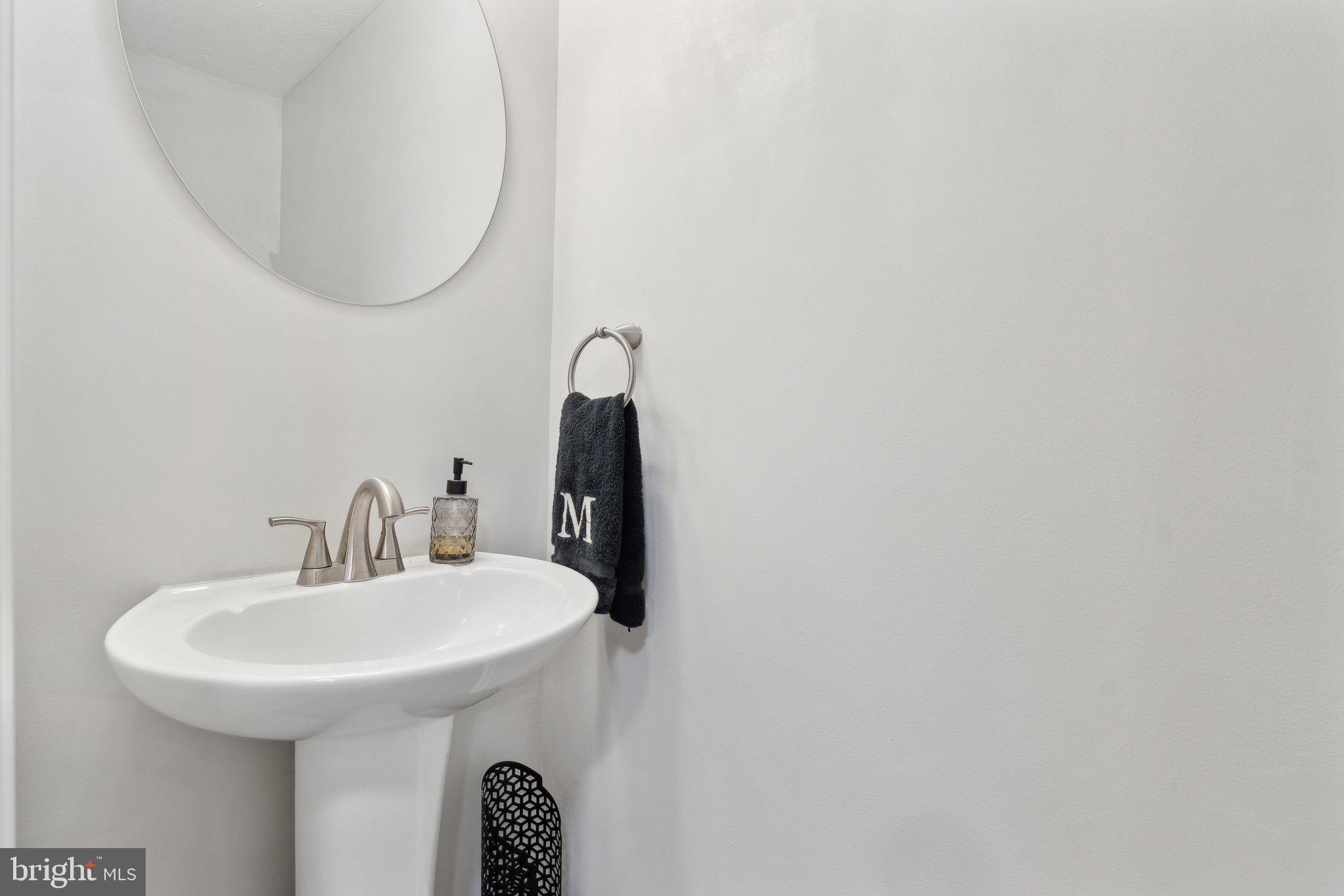 CONSTANT FRIENDSHIP - Residential