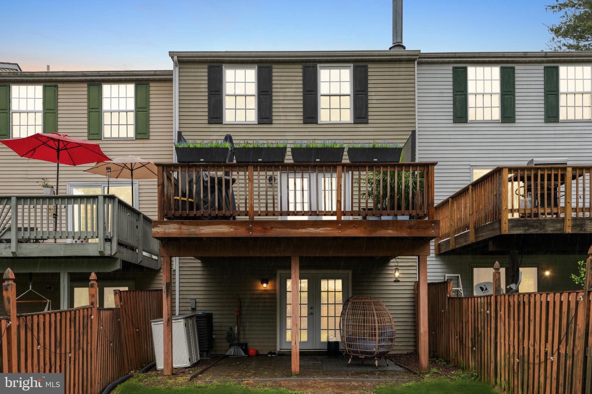 CONSTANT FRIENDSHIP - Residential