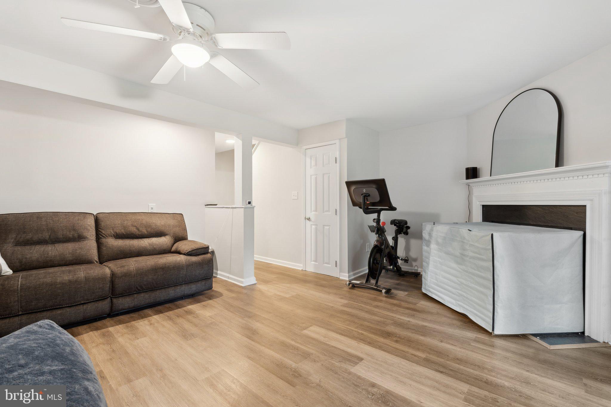 CONSTANT FRIENDSHIP - Residential