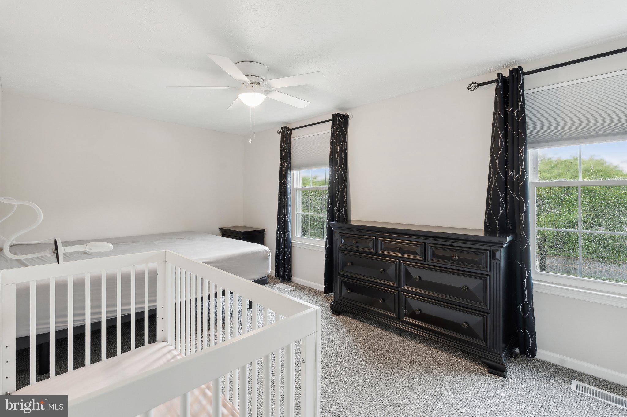 CONSTANT FRIENDSHIP - Residential