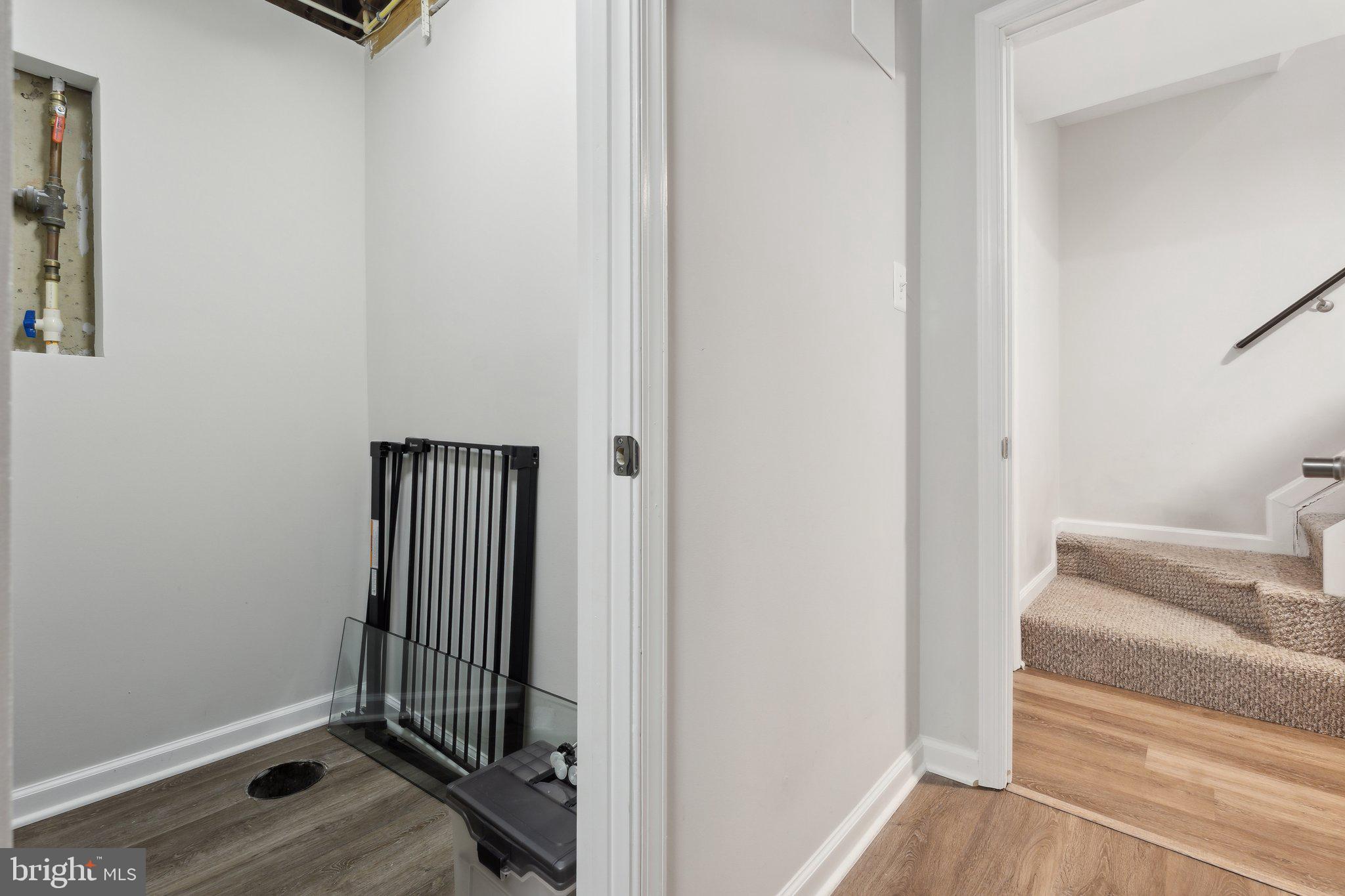 CONSTANT FRIENDSHIP - Residential