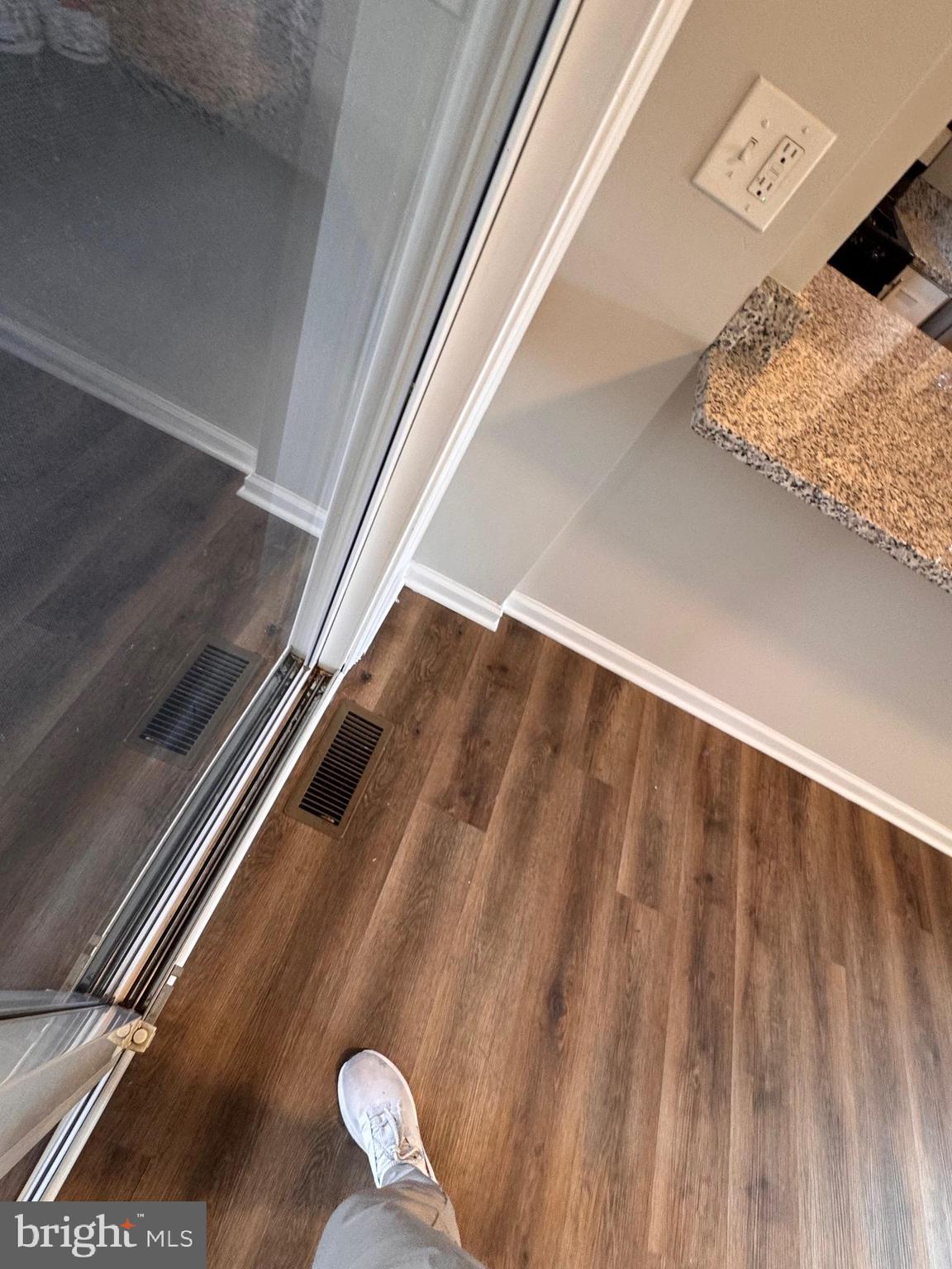 ESSEX - Residential Lease