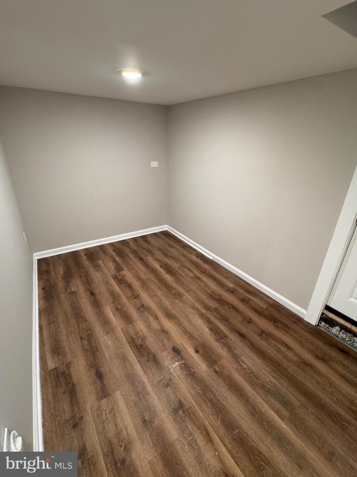 ESSEX - Residential Lease