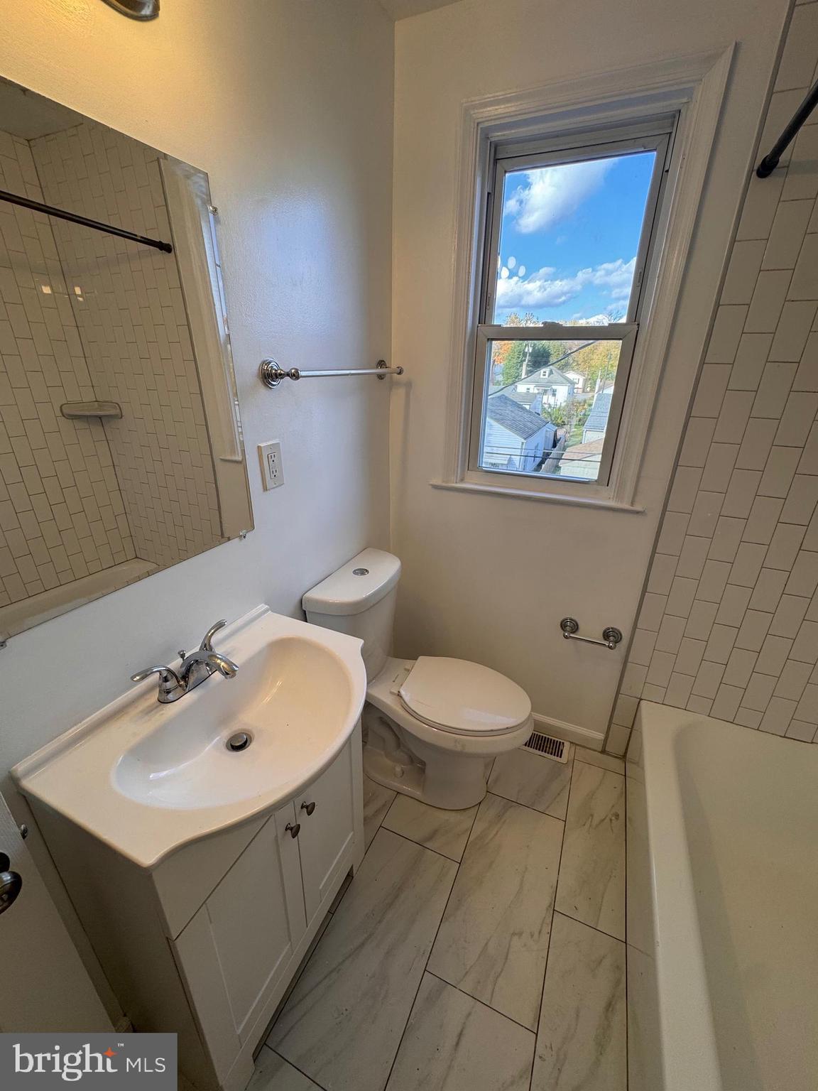 ESSEX - Residential Lease