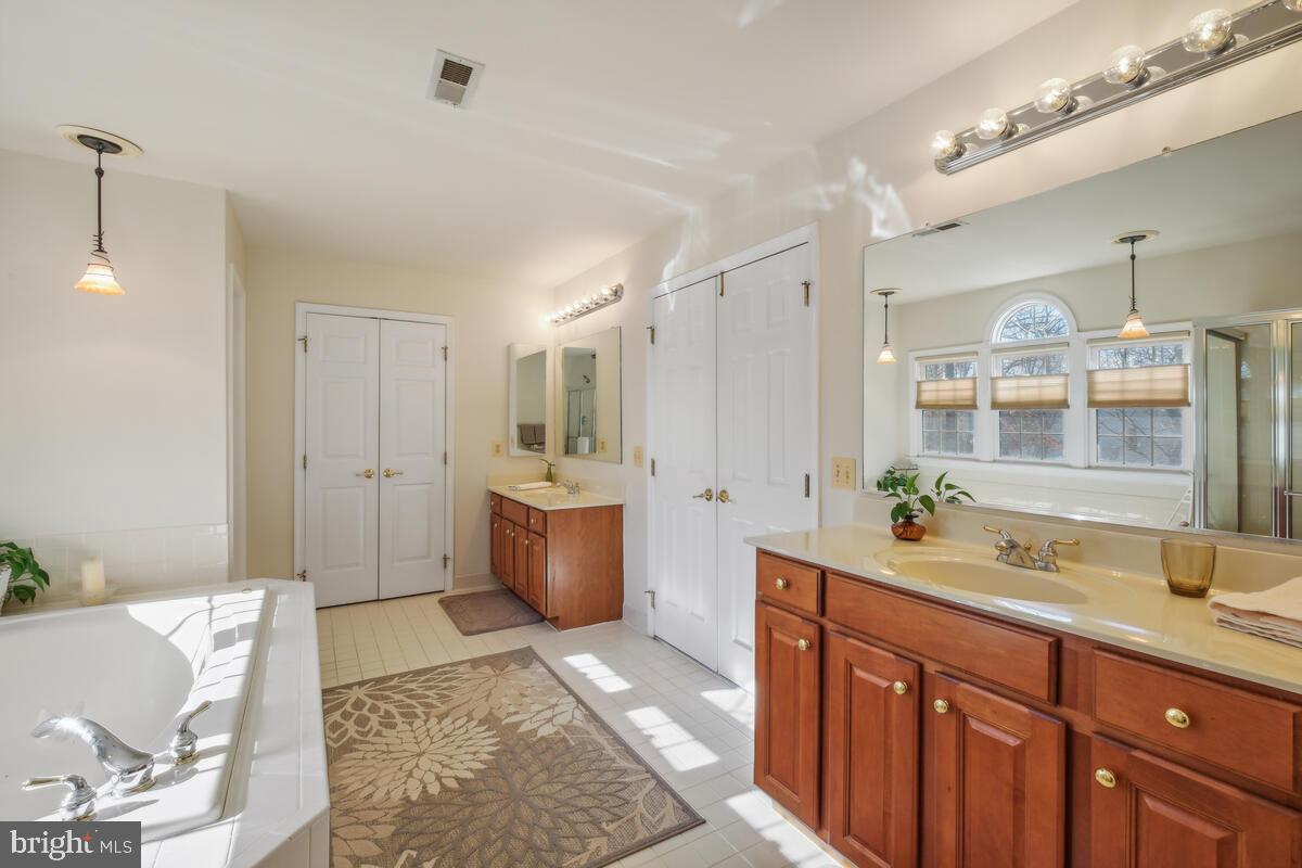 DARNESTOWN KNOLLS - Residential