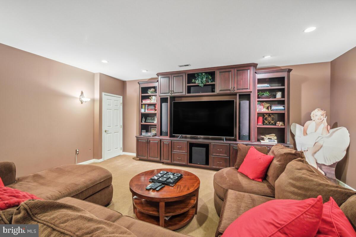 DARNESTOWN KNOLLS - Residential