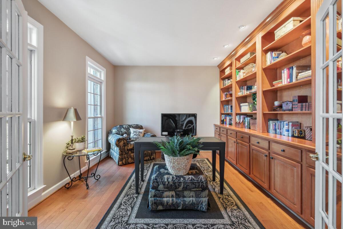 DARNESTOWN KNOLLS - Residential