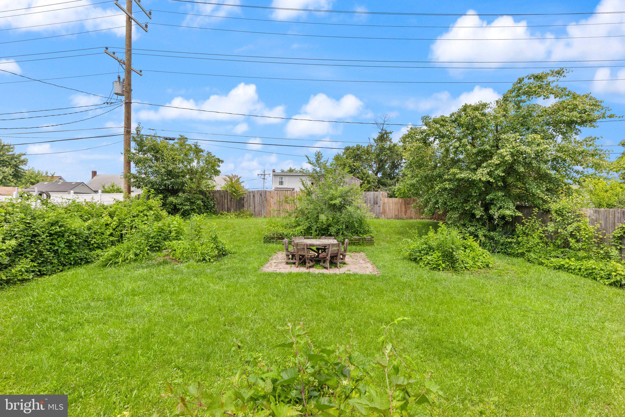 2216 GAYLAWN DRIVE