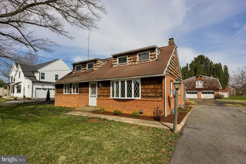 Photo of 837 Willow Road, Lancaster, PA 17601 (MLS # PALA2048396)