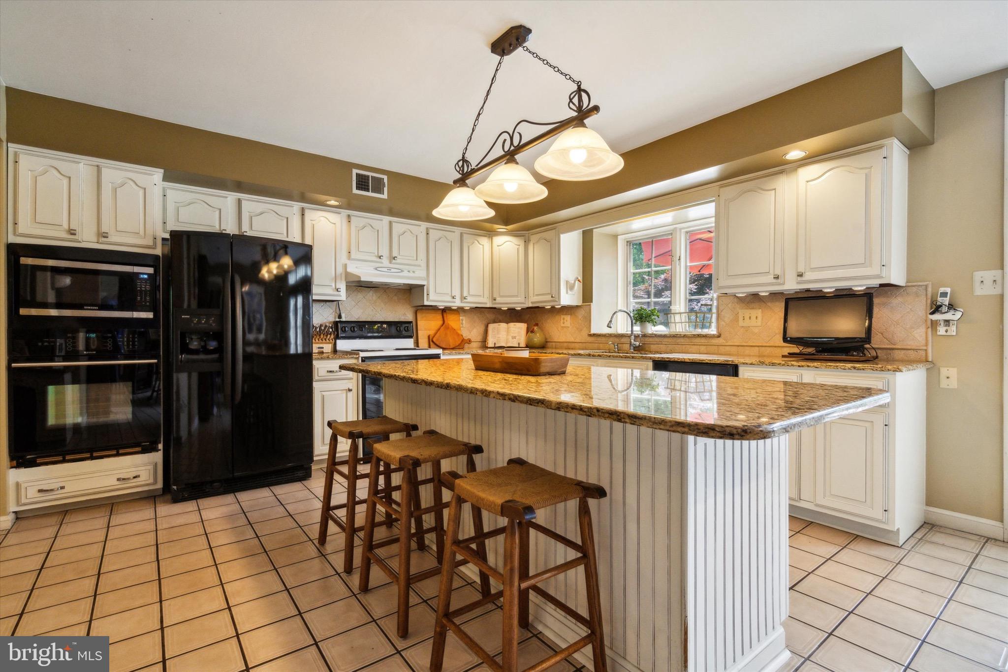 GOVERNOR ESTATES - Residential