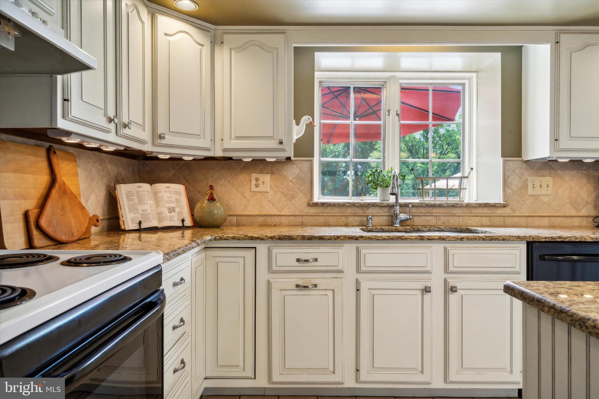 GOVERNOR ESTATES - Residential