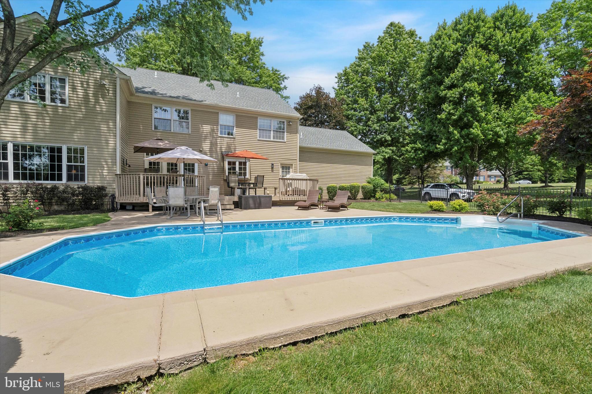 GOVERNOR ESTATES - Residential