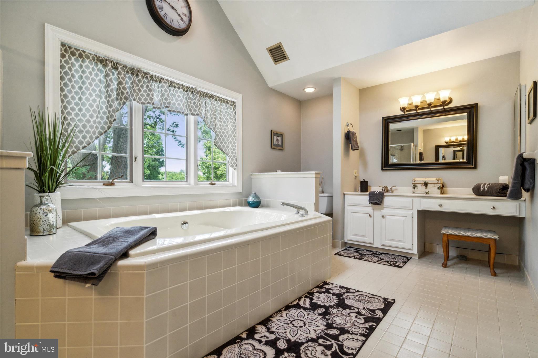 GOVERNOR ESTATES - Residential