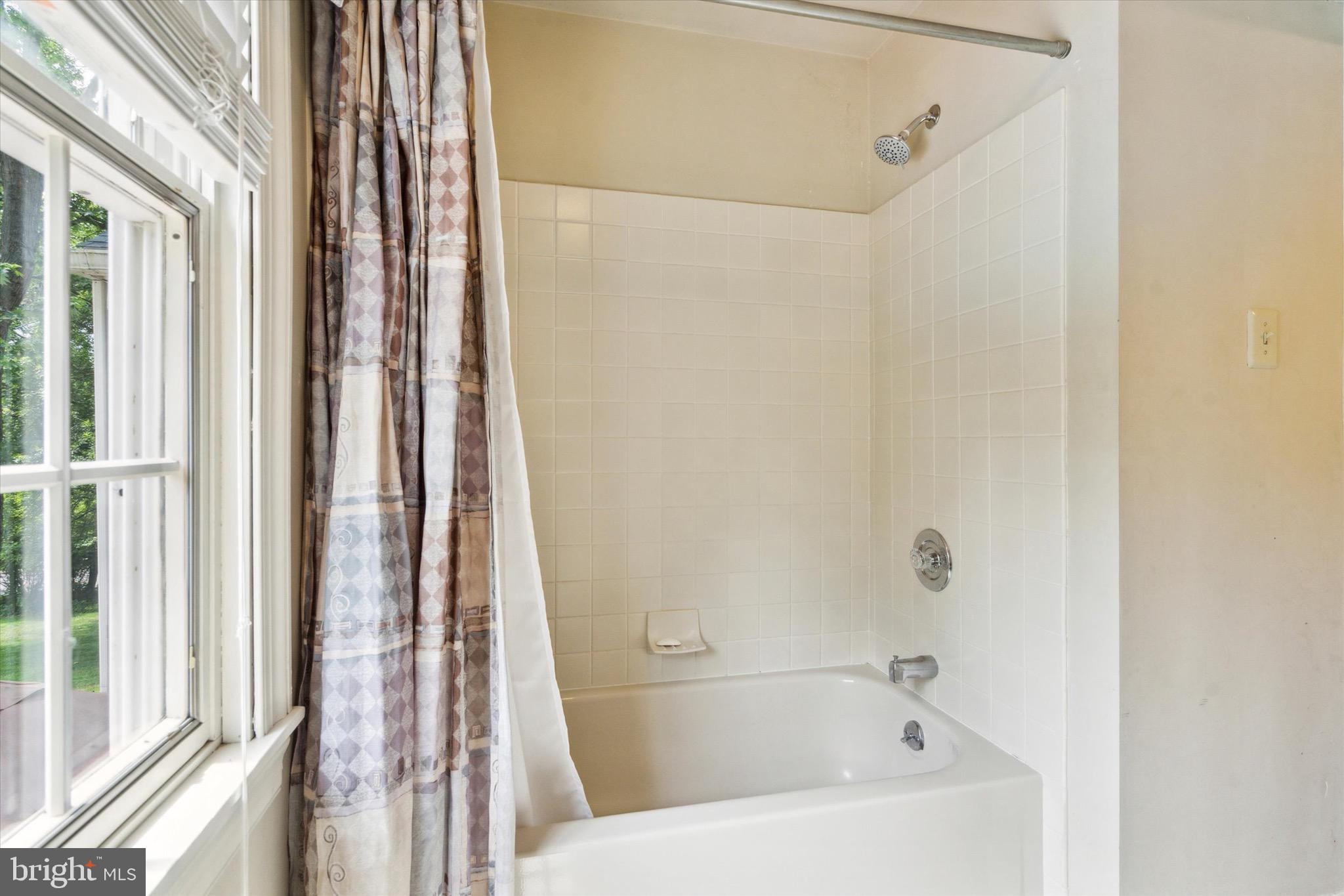 GOVERNOR ESTATES - Residential