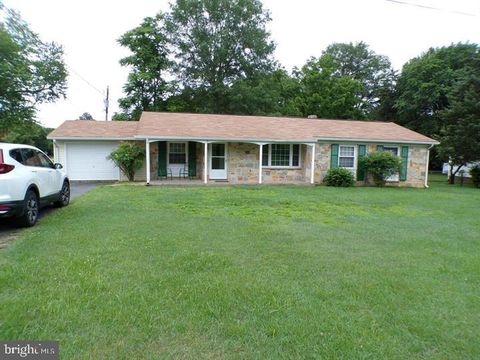 Homes For Rent - 111 Walnut Drive<br/> FREDERICKSBURG, VA 22405
