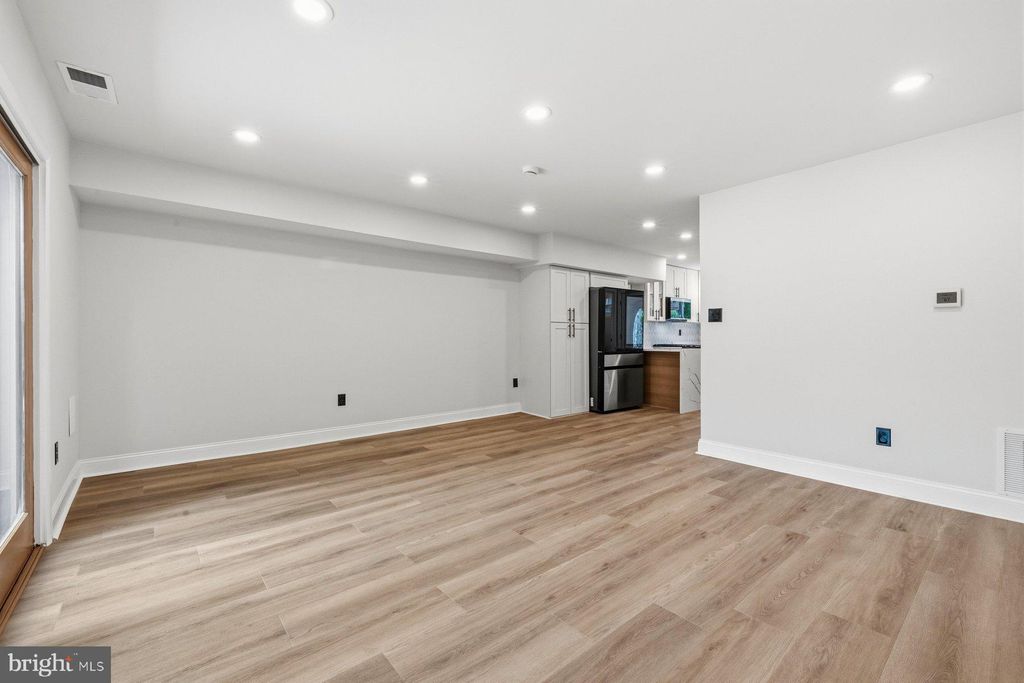 Photo of 1004 Colonial Avenue, ALEXANDRIA, VA 22314 (MLS # VAAX2060760)