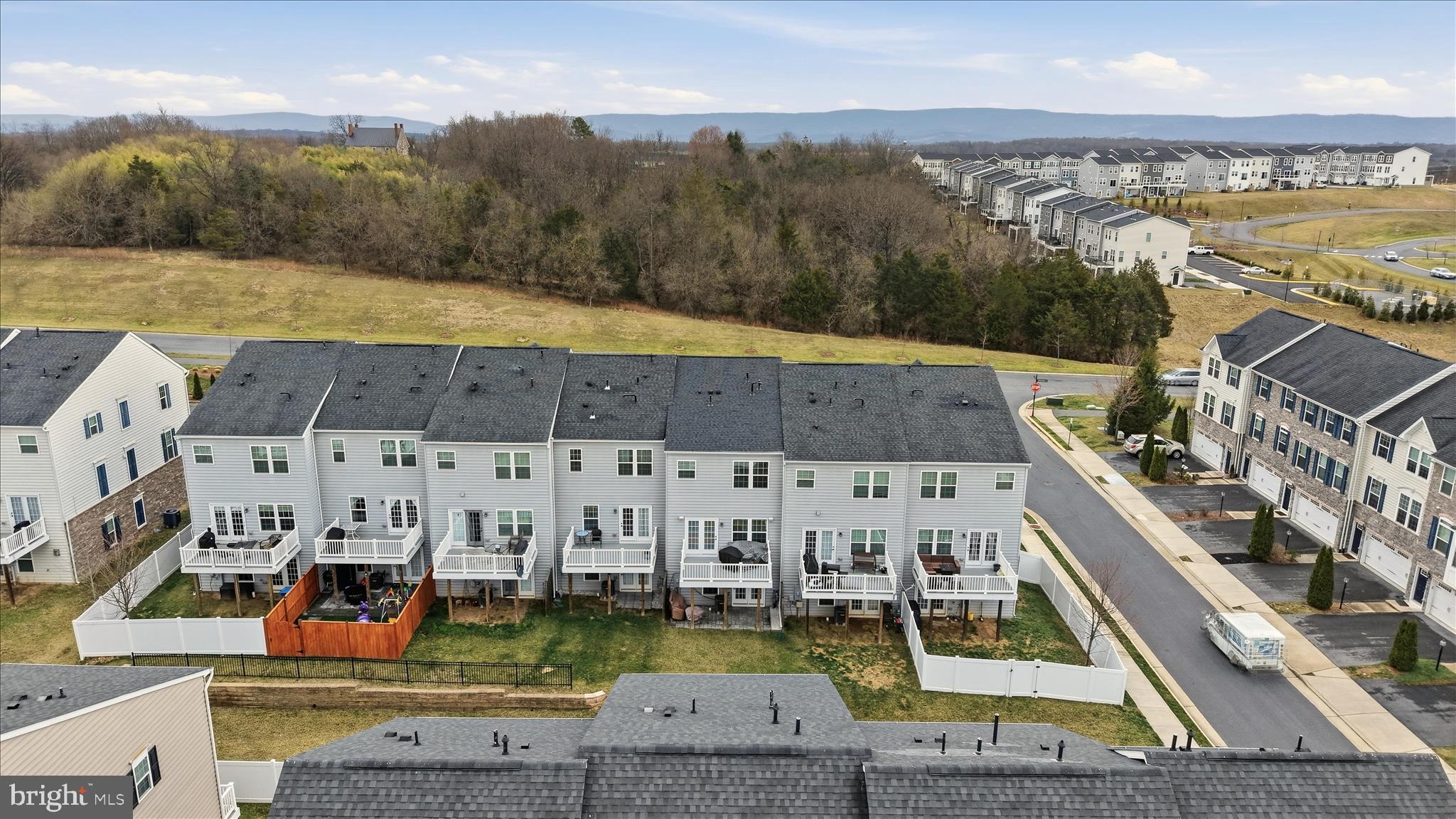 LAKE FREDERICK - Residential