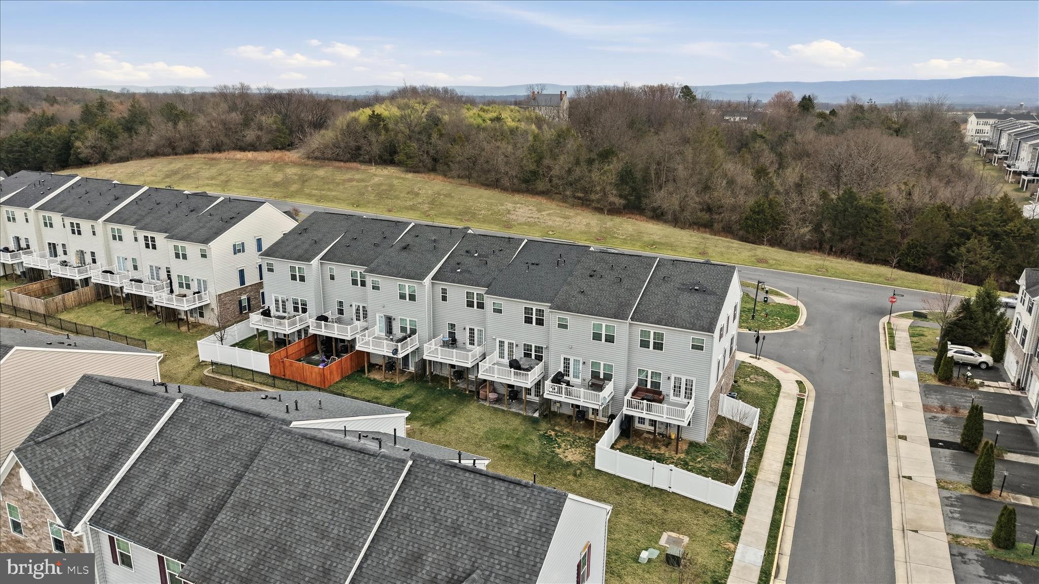 LAKE FREDERICK - Residential