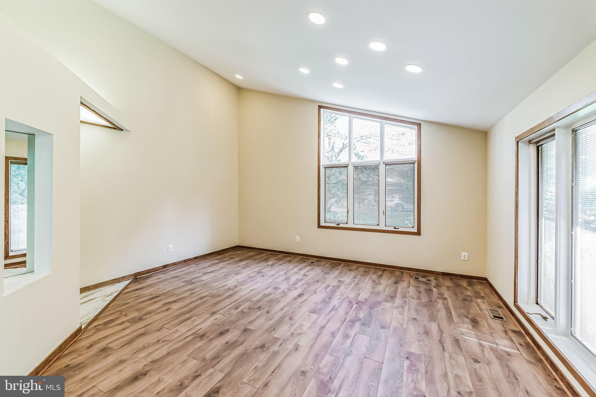 LONG LANE FARMS 1 - Residential