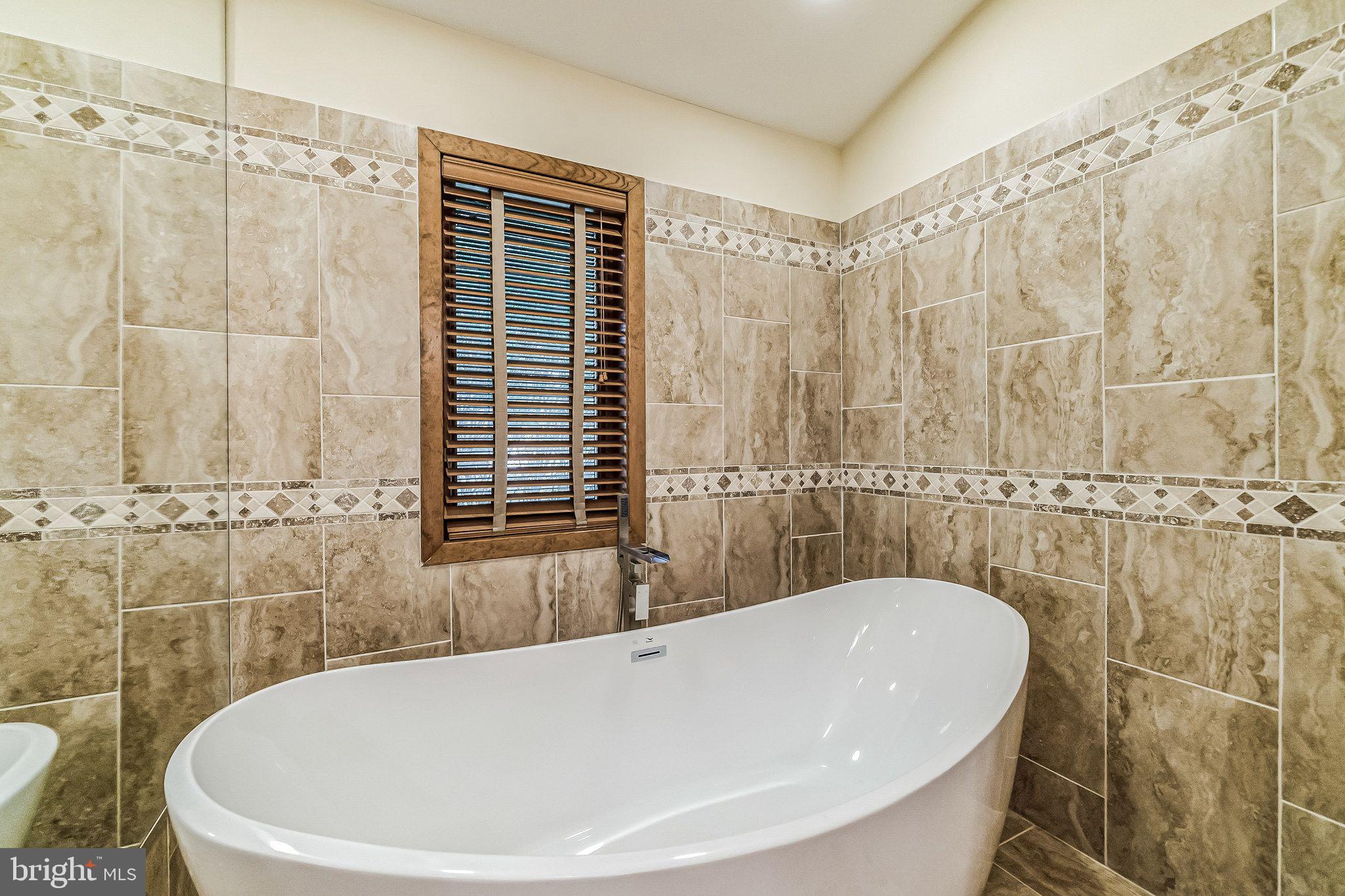 LONG LANE FARMS 1 - Residential
