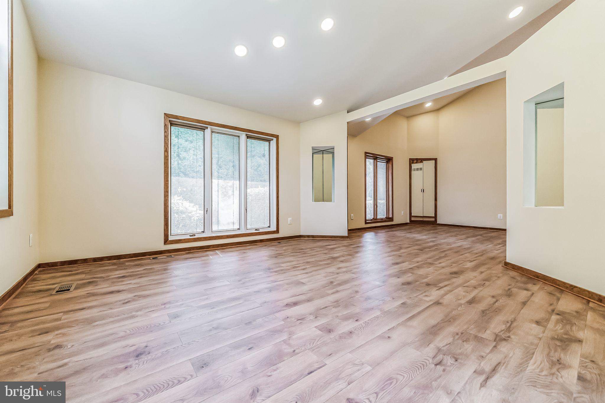 LONG LANE FARMS 1 - Residential