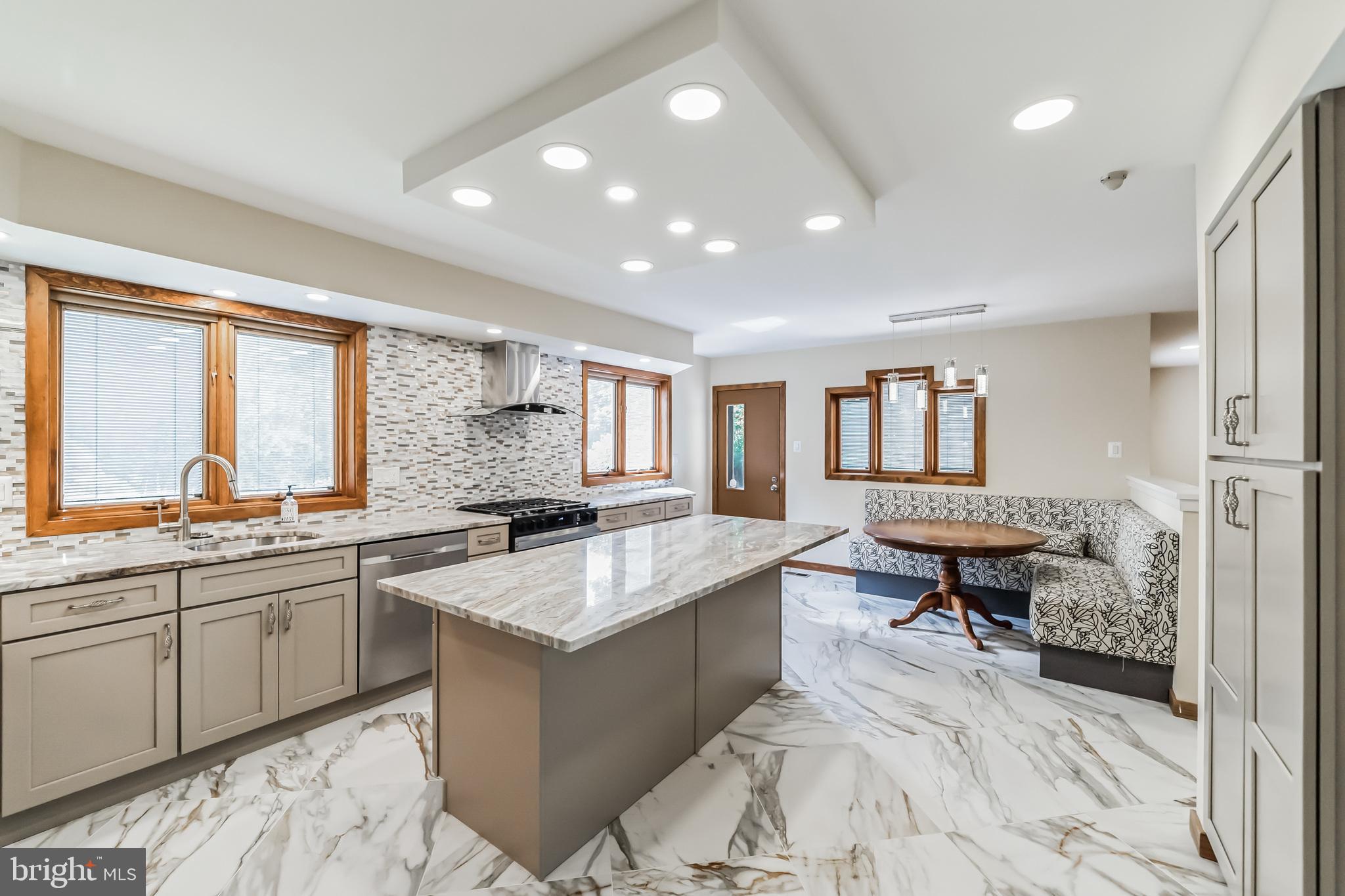 LONG LANE FARMS 1 - Residential