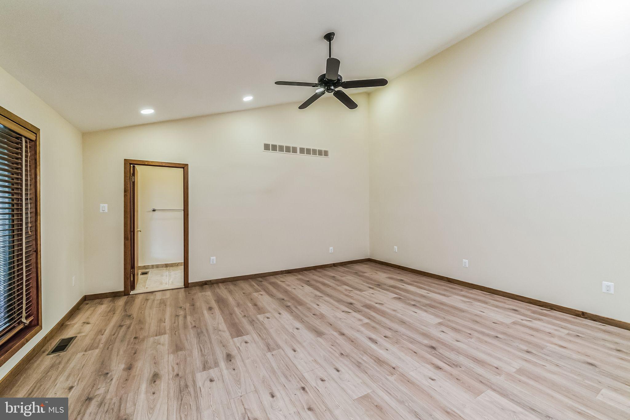 LONG LANE FARMS 1 - Residential